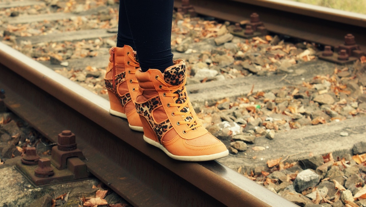 entdecken sie die neuesten schuhtrends für jeden anlass. von sportlichen sneakers bis hin zu eleganten damen- und herrenschuhen – bei uns finden sie das perfekte paar für ihren stil!