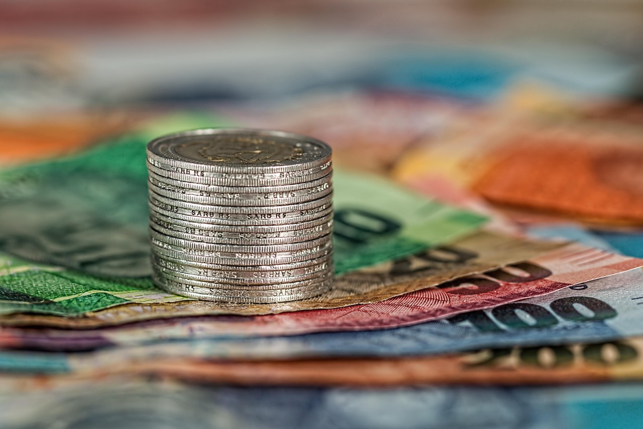 professionelle finanzberatung, die ihnen hilft, ihre finanziellen ziele zu erreichen. entdecken sie maßgeschneiderte lösungen und strategien, um ihr vermögen effektiv zu verwalten und für die zukunft vorzusorgen.