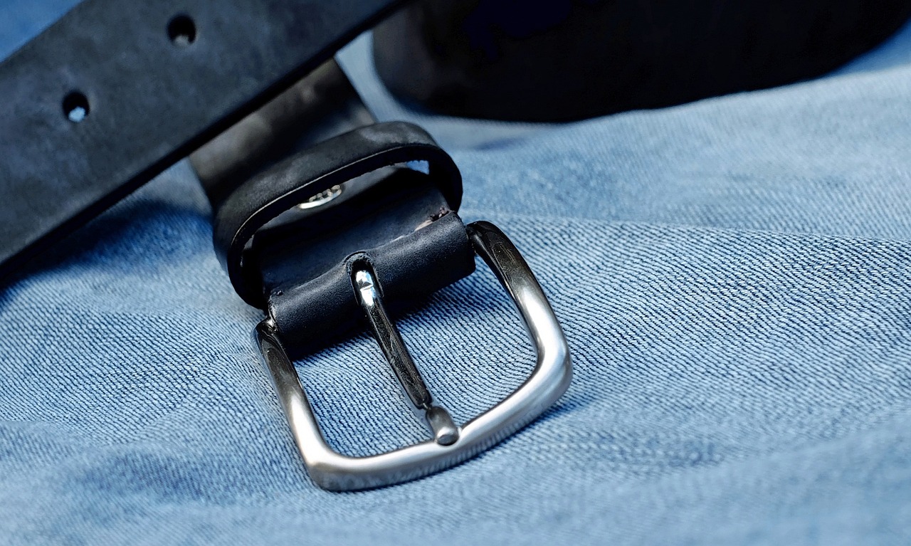 entdecken sie eine vielfältige auswahl an modischen accessoires, die jedes outfit perfekt ergänzen. von schmuck über taschen bis hin zu schals – finden sie die idealen begleiter für jeden anlass.